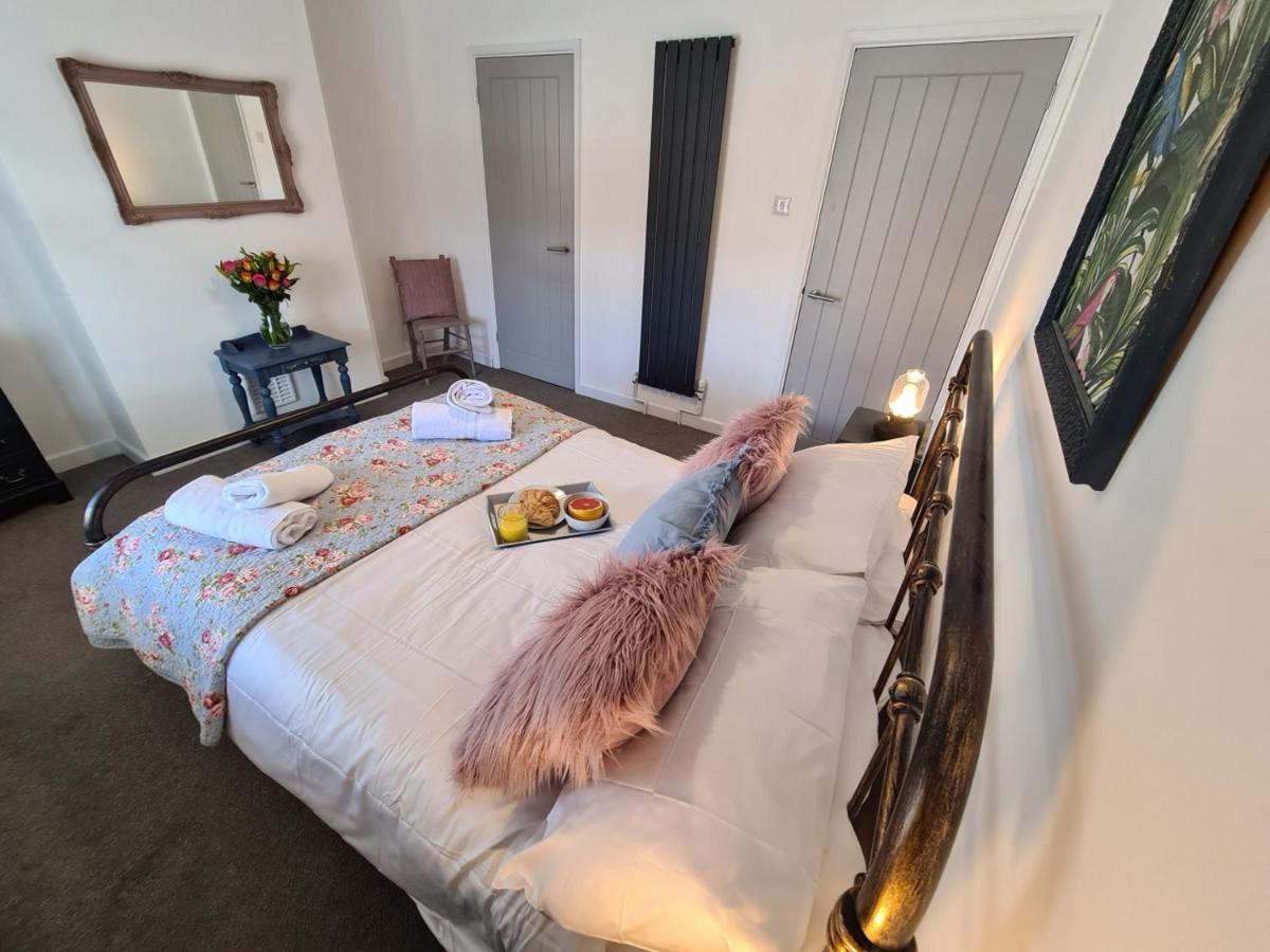 The Nook Villa ลิชฟิลด์ ภายนอก รูปภาพ