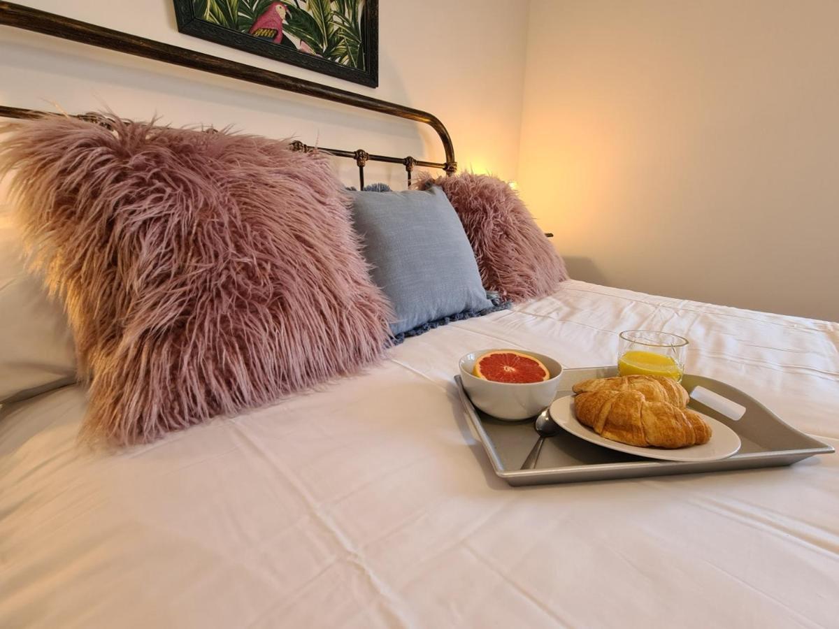 The Nook Villa ลิชฟิลด์ ภายนอก รูปภาพ