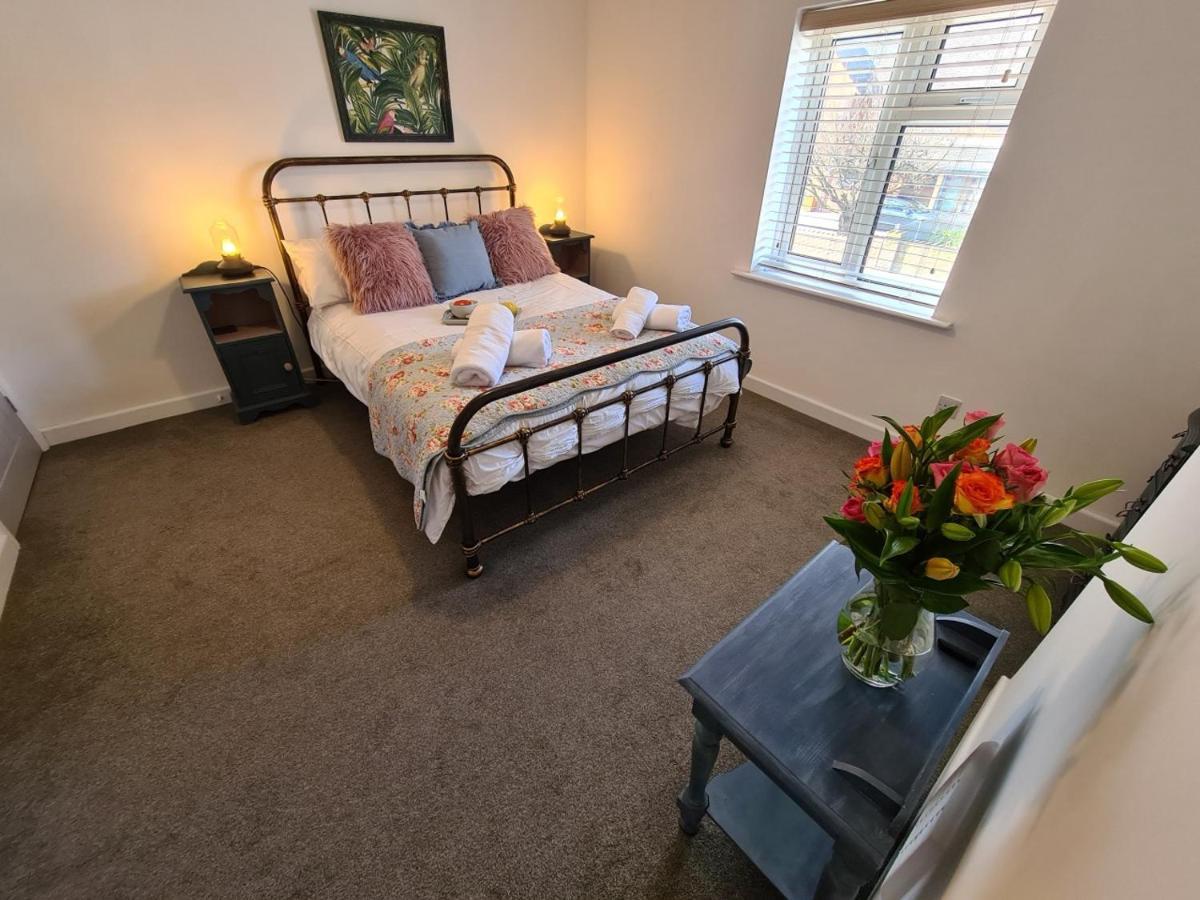 The Nook Villa ลิชฟิลด์ ภายนอก รูปภาพ