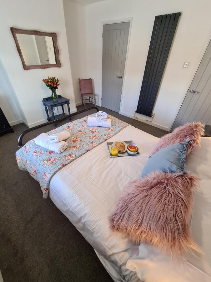 The Nook Villa ลิชฟิลด์ ภายนอก รูปภาพ