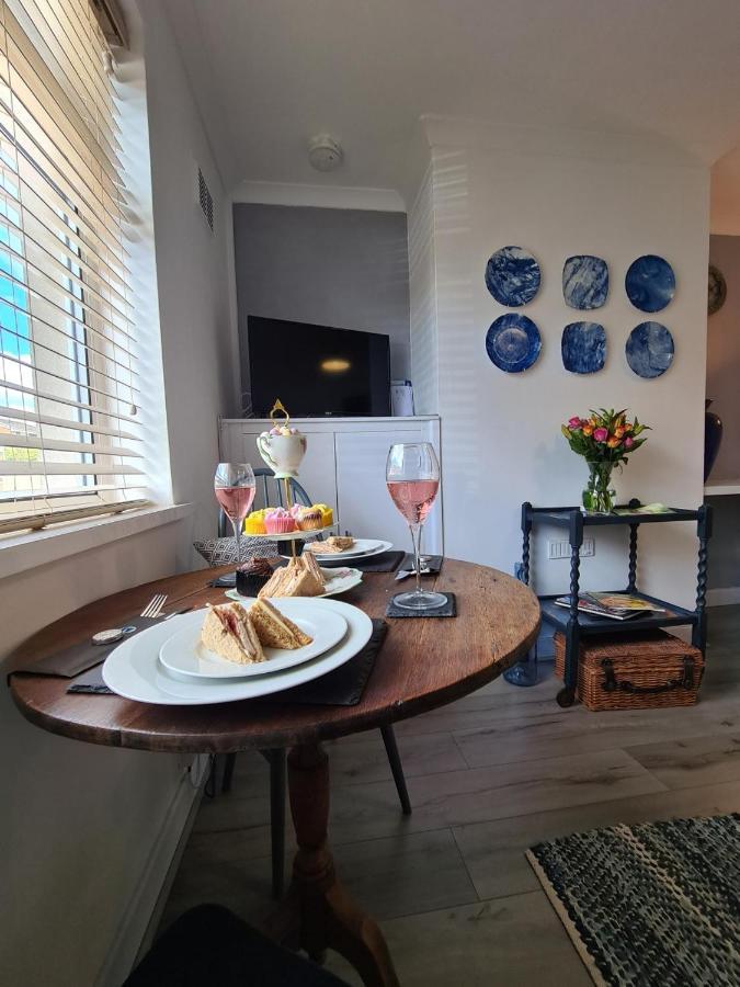The Nook Villa ลิชฟิลด์ ภายนอก รูปภาพ