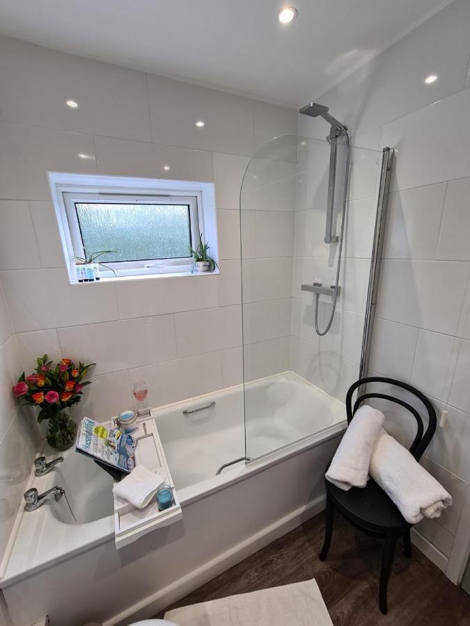 The Nook Villa ลิชฟิลด์ ภายนอก รูปภาพ